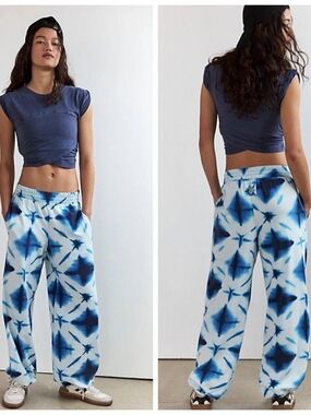 NWOT Free People Movement Hot Shot Crossover Set